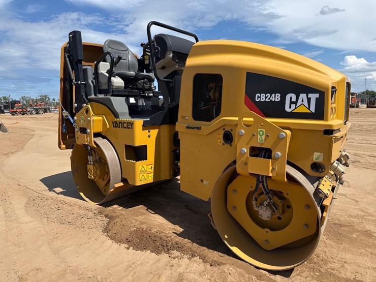 caterpillar-cb24b-image-4