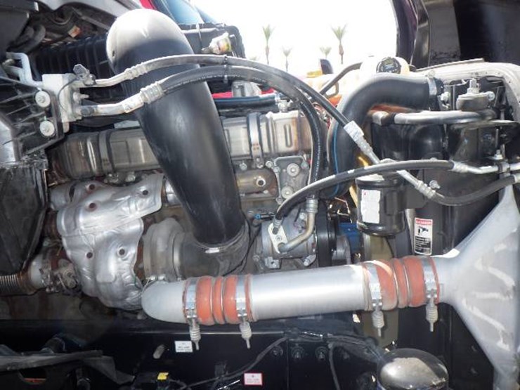 2020-freightliner-cascadia-126-image-14