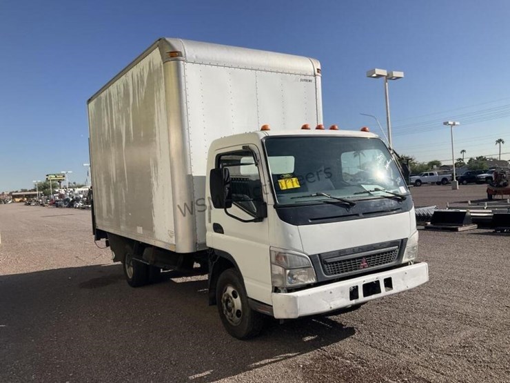 2007-mitsubishi-fuso-box-truck-image-4
