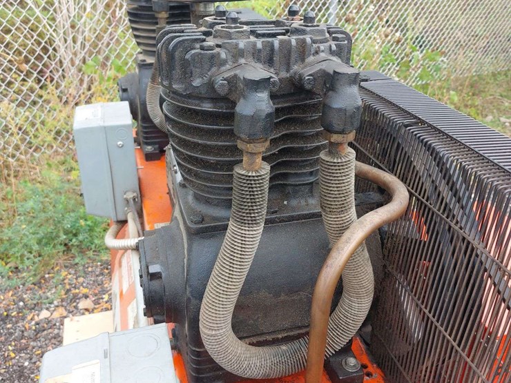 devair-duplex-air-compressor-unit-&-air-dryer-image-9