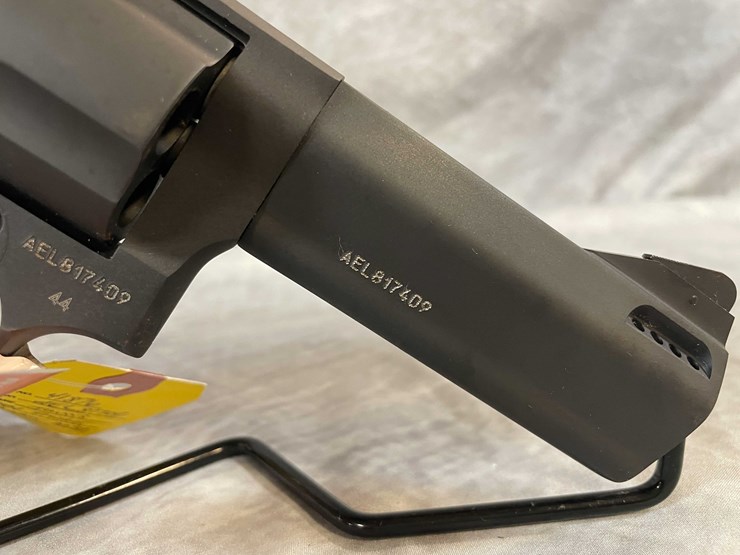 #4784-•-taurus-44-tracker-44-rem-mag-revolver,-sn:-ael817409-image-13