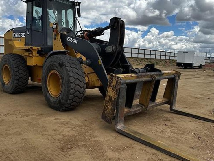 2014-deere-624k-image-16