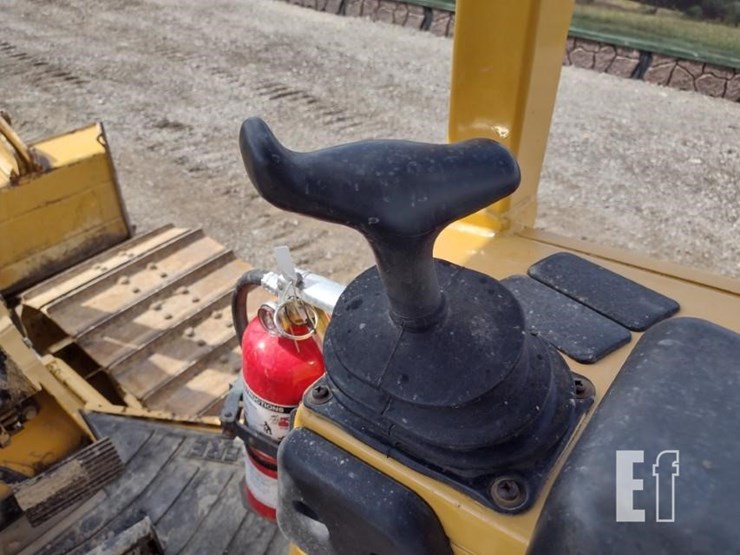 2004-deere-650h-image-9