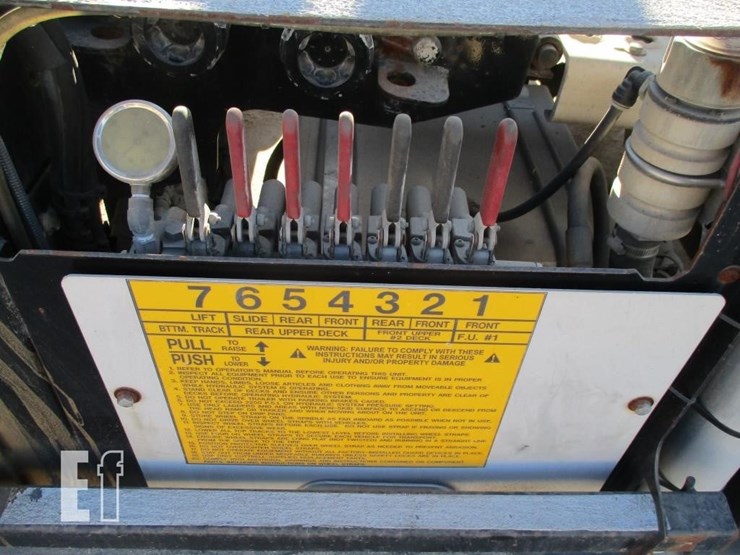 2016-freightliner-114sd-image-17