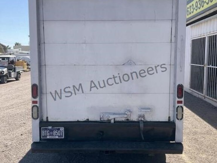 2004-gmc-3500-image-6