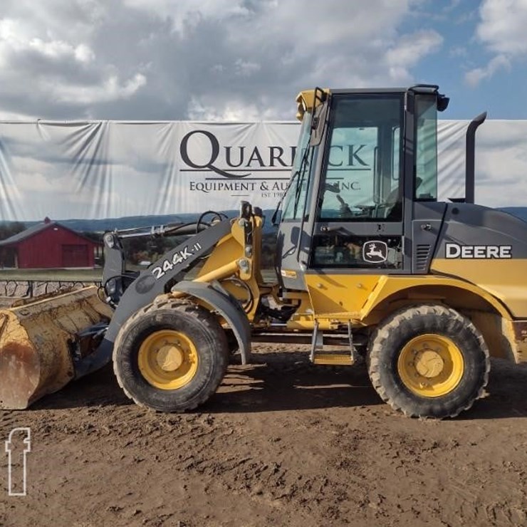2017 DEERE 244KII