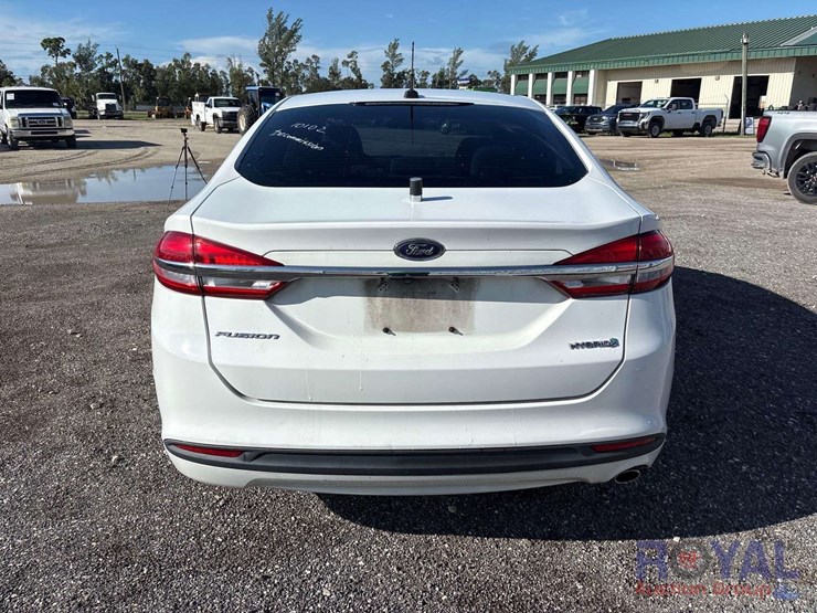 2017-ford-fusion-hybrid-sedan-image-20