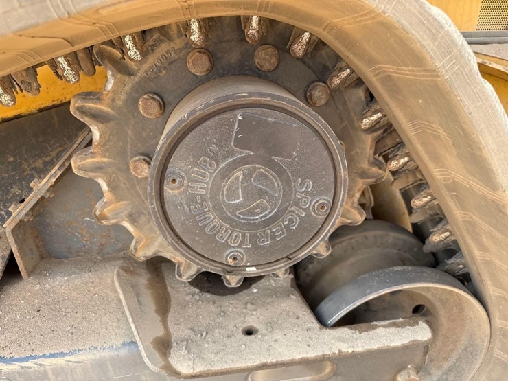 2022-deere-333g-image-10