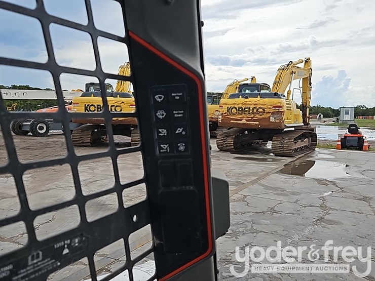 2021-bobcat-t76-image-30