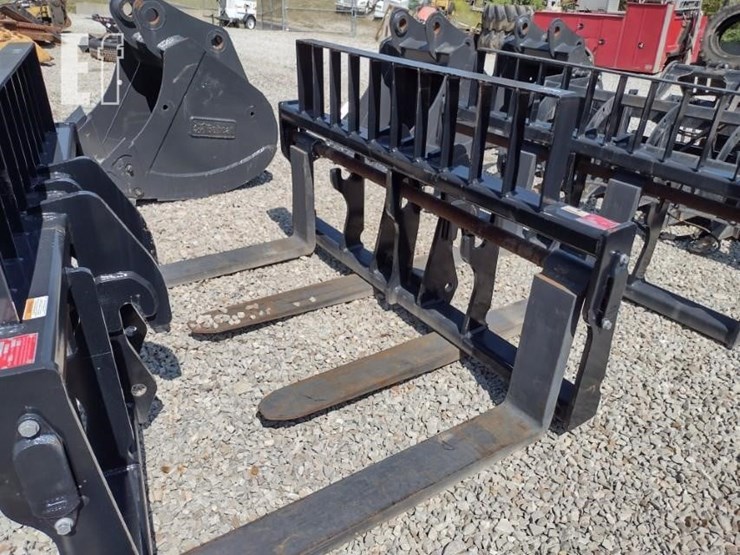 jcb-forklift-assembly-loader-attachments-image-3