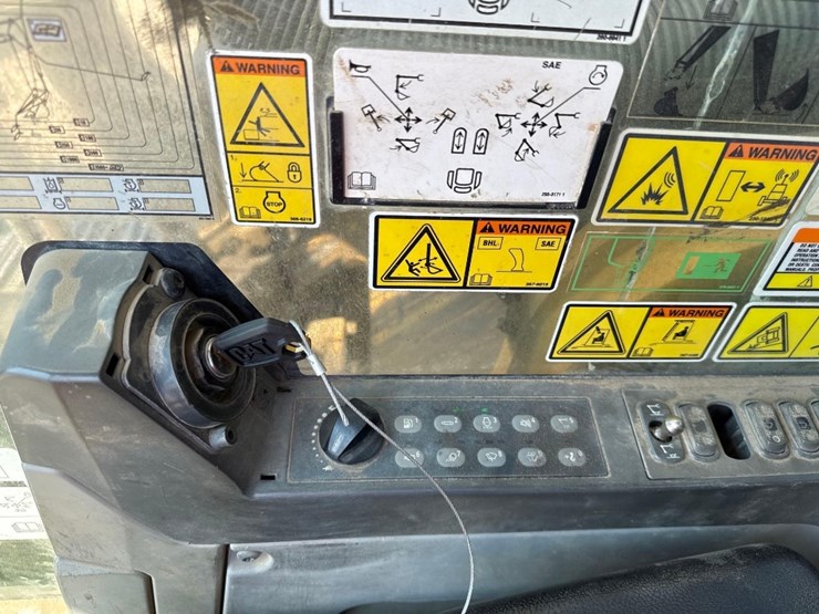 2014-caterpillar-336el-image-37