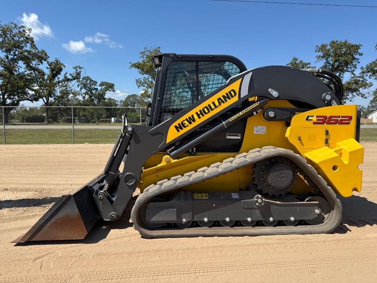 new-holland-c362-image-1