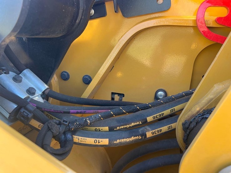 2024-caterpillar-255-skid-steer-image-18