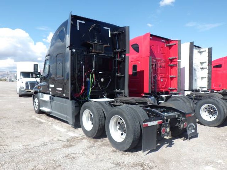freightliner-cascadia-125-image-11