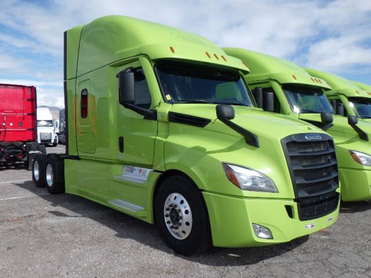 2023-freightliner-cascadia-126-image-3