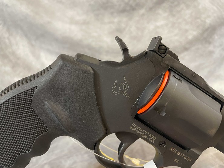 #4784-•-taurus-44-tracker-44-rem-mag-revolver,-sn:-ael817409-image-9