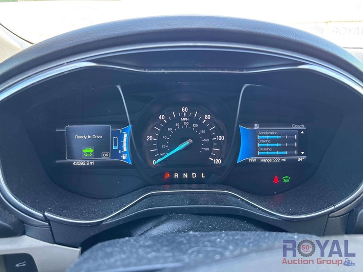 2018-ford-fusion-hybrid-sedan-image-13
