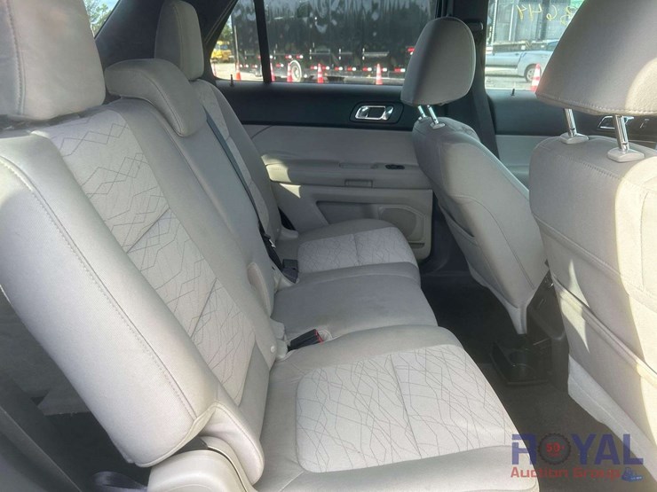 2011-ford-explorer-image-26