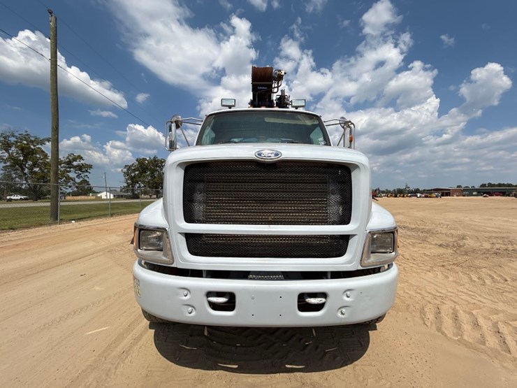 1997-ford-boom-truck-image-3