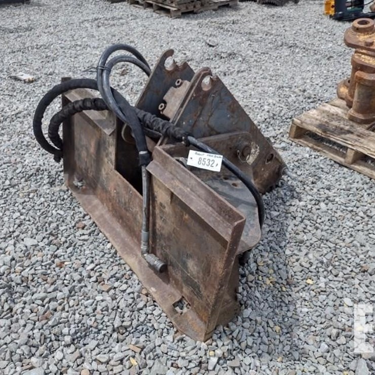 BOBCAT 2560 BREAKER