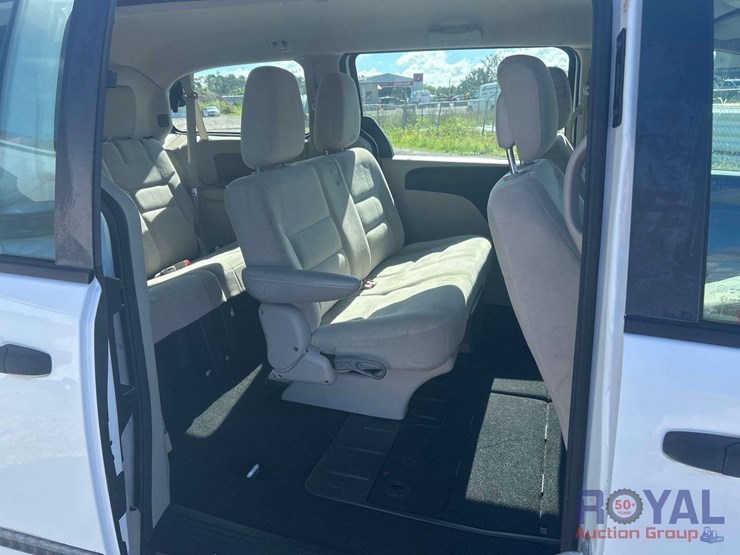 2015-dodge-grand-caravan-image-20