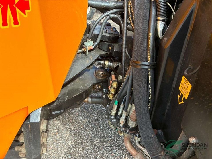 2014-trackless-model-mt6-with-numerous-like-new-attachments-image-25