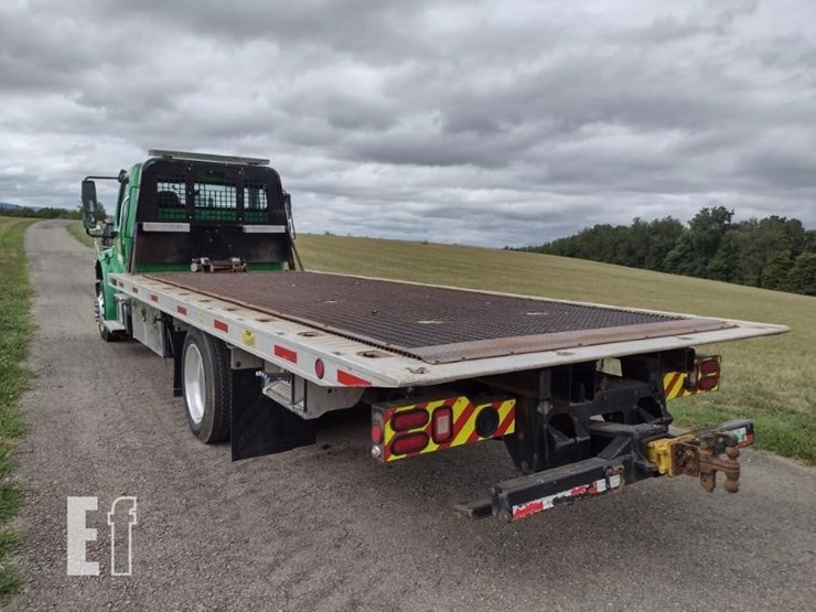 2019-freightliner-business-class-m2-106-image-48