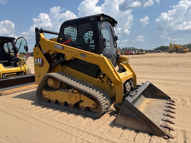 2023-caterpillar-259d3-image-4