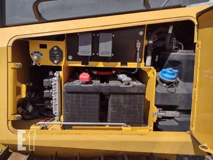 2022-deere-450k-image-41