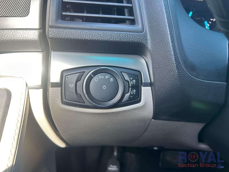 2014-ford-explorer-image-16