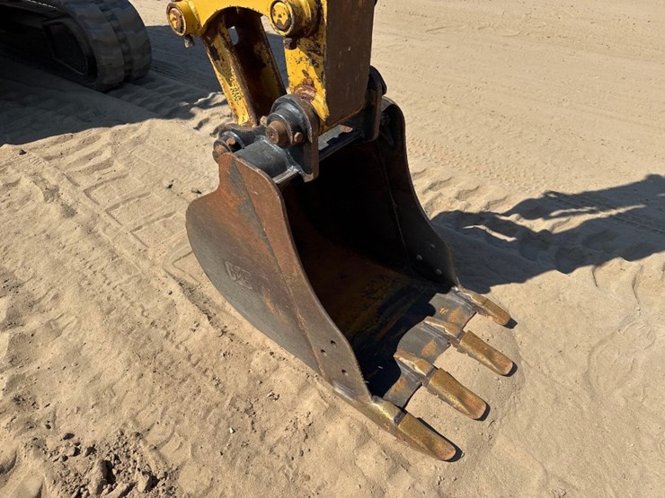 2022-caterpillar-303.5-image-23