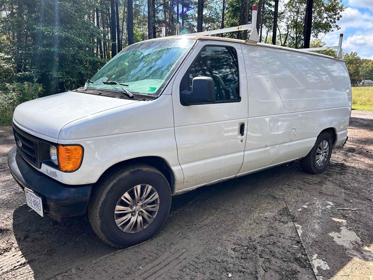 2006-ford-service-van-image-1