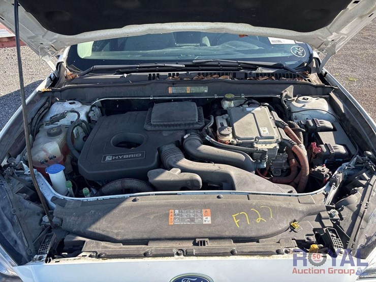 2017-ford-fusion-hybrid-sedan-image-5