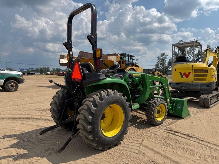 john-deere-3032e-image-3