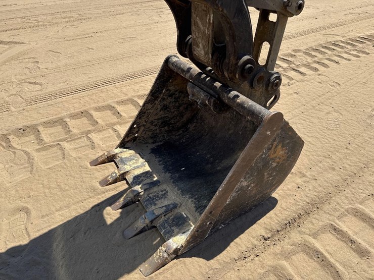 takeuchi-tb250-2-image-25