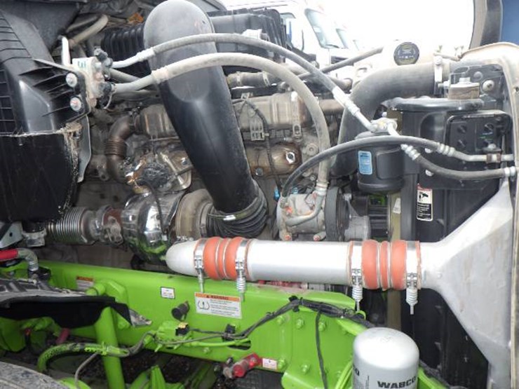 2024-freightliner-cascadia-126-image-18