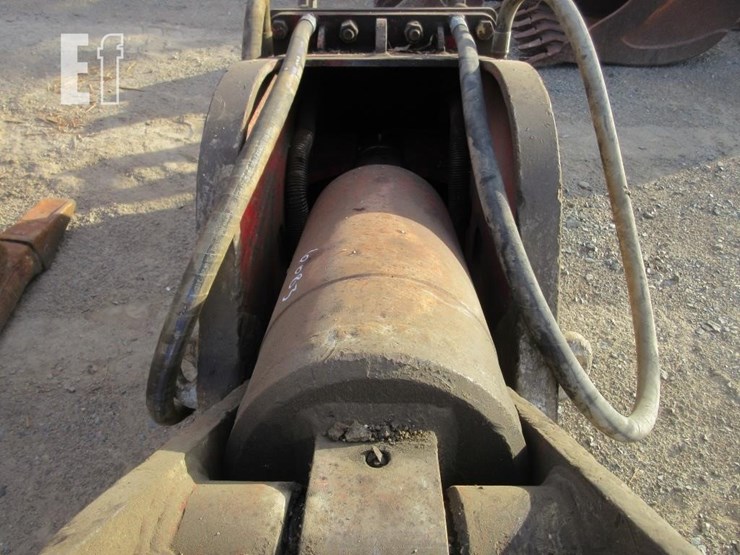 caterpillar-330-image-5