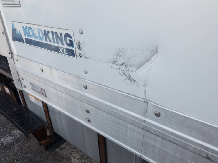 2015-hino-268-image-15