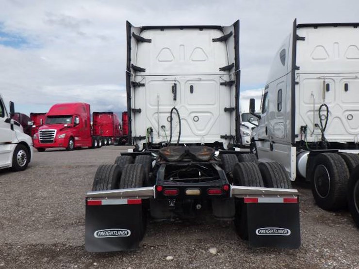 2024-freightliner-cascadia-126-image-6