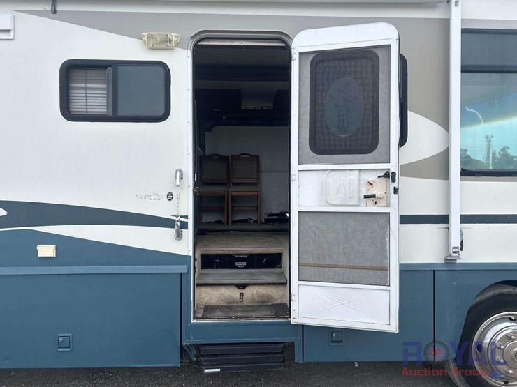 2004-workhorse-w22-motorhome-image-9