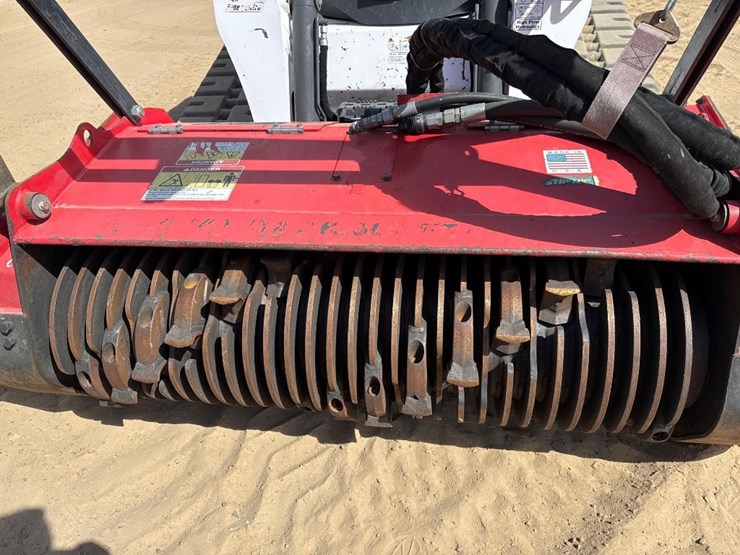 2021-bobcat-t870-image-25