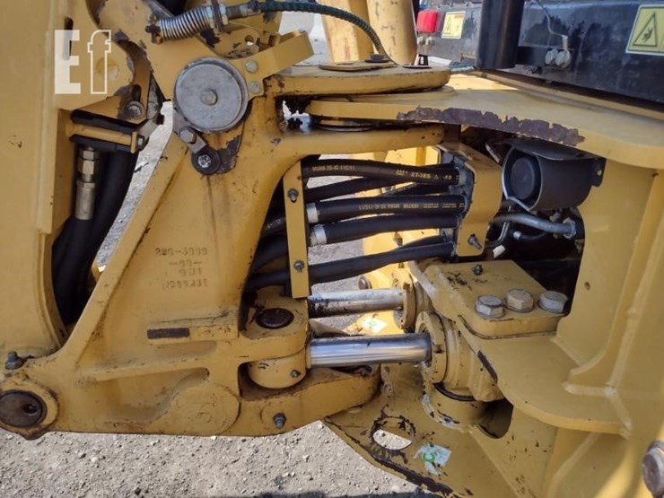 2004-caterpillar-420d-image-34