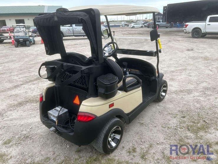 2016-club-car-image-3