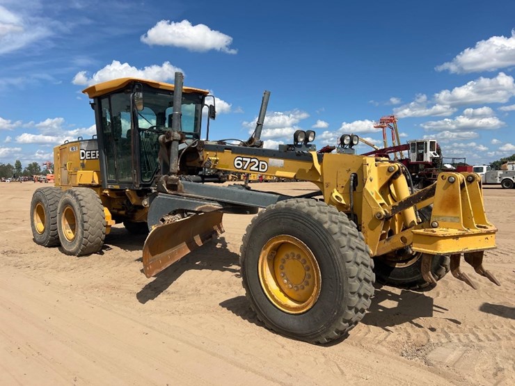 2008-deere-672d-image-6