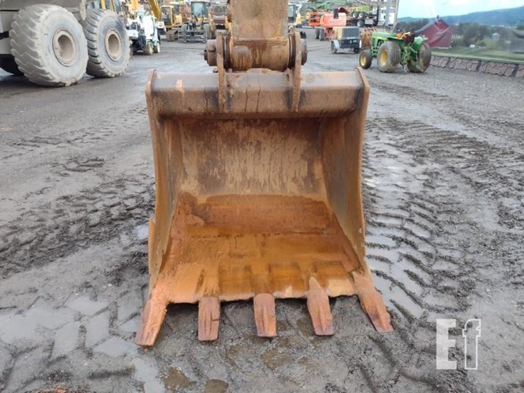 2017-komatsu-pc240-lc-11-image-15