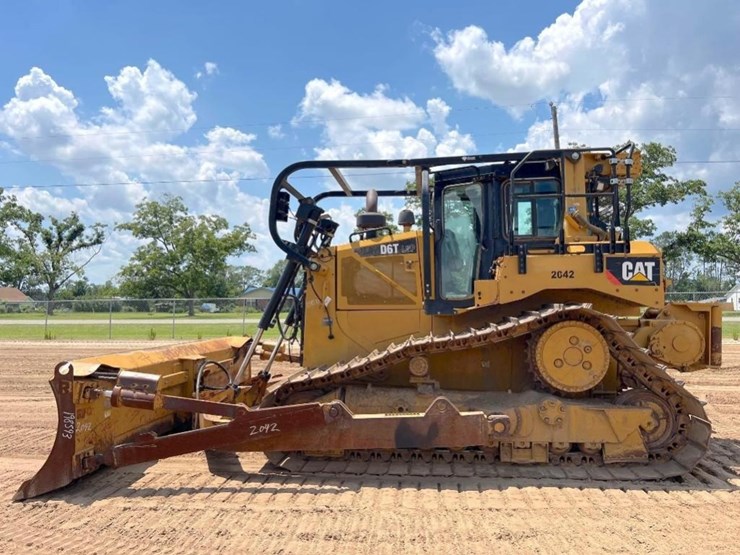 2019-caterpillar-d6t-lgp-image-1