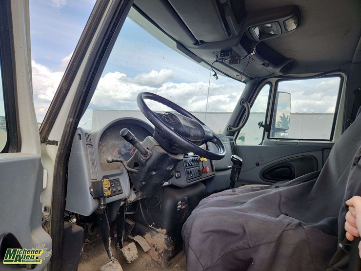 2007-international-durastar-4400-image-15
