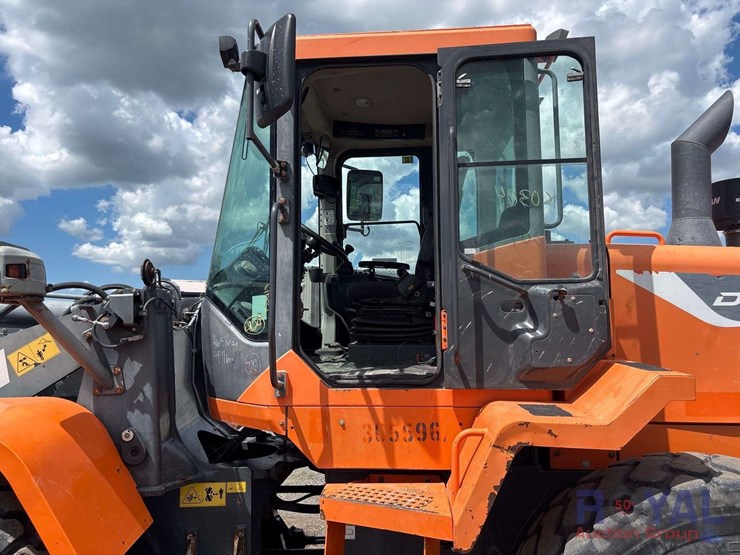 2018-doosan-dl220-5-image-12