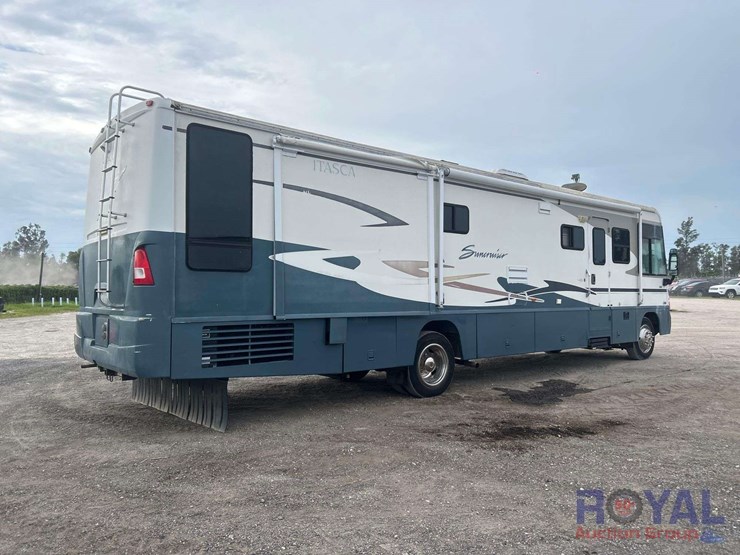 2004-workhorse-w22-motorhome-image-4