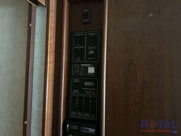 2004-workhorse-w22-motorhome-image-24
